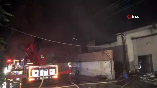 Denizli'de akşam saatlerinde çıkan yangın 4 saatte kontrol altına alındı Denizli'de akşam saatlerinde çıkan yangın 4 saatte kontrol altına alındı