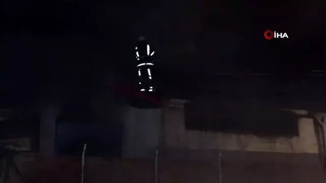 Denizli'de akşam saatlerinde çıkan yangın 4 saatte kontrol altına alındı Denizli'de akşam saatlerinde çıkan yangın 4 saatte kontrol altına alındı