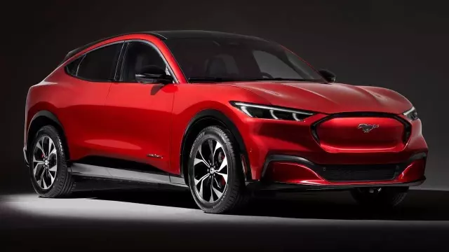 Elektrikli Ford Mustang Mach-E Yazılım Güncellemesinde Çığır Açıyor Elektrikli Ford Mustang Mach-E Yazılım Güncellemesinde Çığır Açıyor