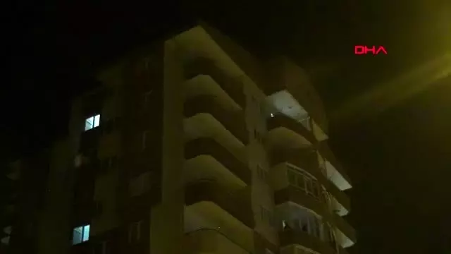 Eşini bıçaklayıp kendisini eve kilitledi Eşini bıçaklayıp kendisini eve kilitledi