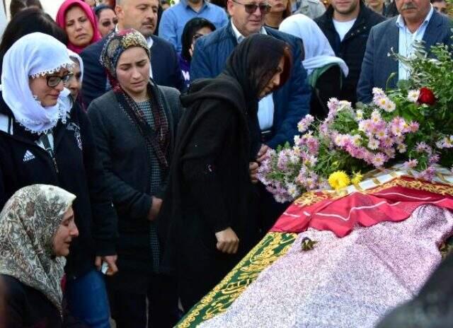Eski erkek arkadaşı tarafından öldürülen Güleda Cankel'in annesinin feryadı yürek dağladı
