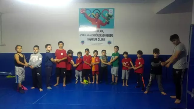 Geleceğin güreşçilerine profesyonel eğitim Geleceğin güreşçilerine profesyonel eğitim