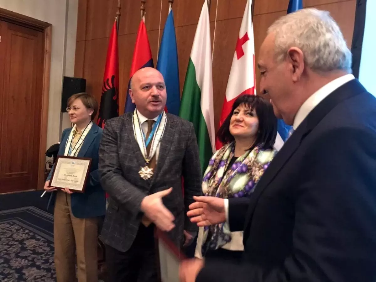 Gündoğdu'ya KEİPA Onur Madalyası