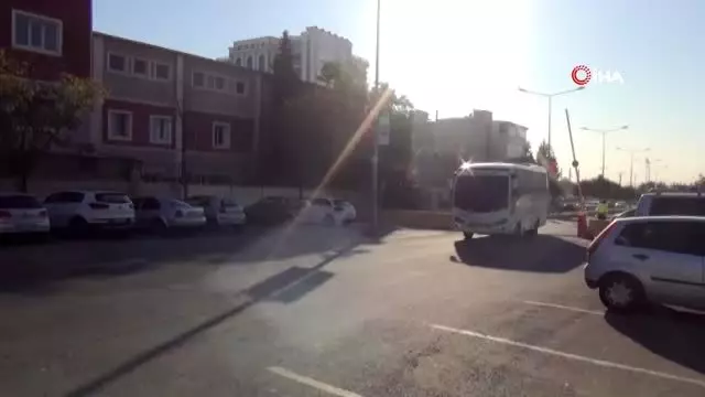 Görevden uzaklaştırılan HDP'li Suruç Belediye Başkanı Hatice Çevik tutuklandı Görevden uzaklaştırılan HDP'li Suruç Belediye Başkanı Hatice Çevik tutuklandı