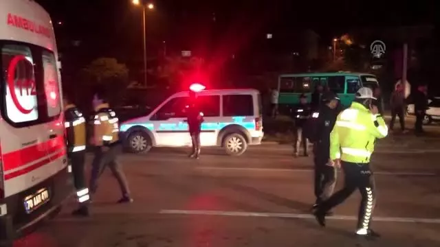 İki otomobil çapıştı: 4 yaralı İki otomobil çapıştı: 4 yaralı