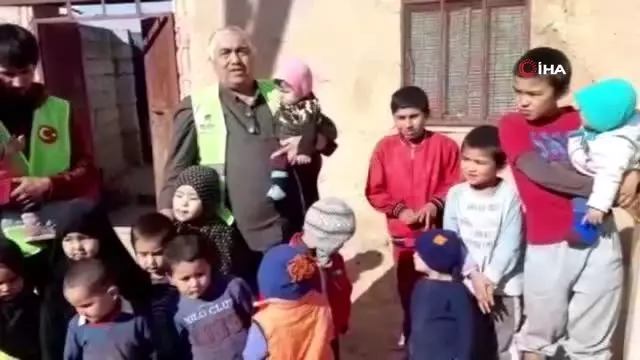 İmkander Suriyeli çocukların yüzünü güldürdü İmkander Suriyeli çocukların yüzünü güldürdü