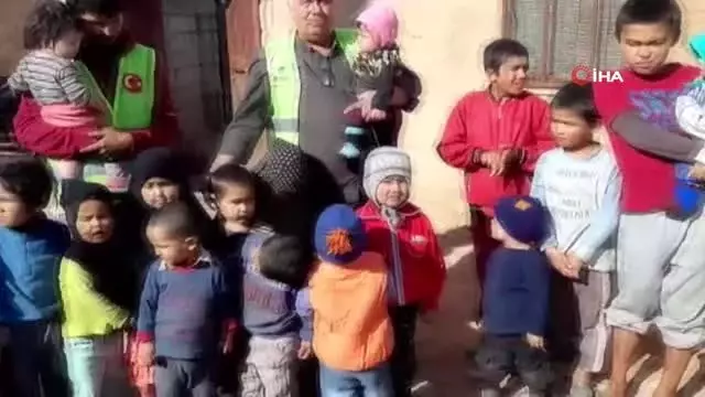 İmkander Suriyeli çocukların yüzünü güldürdü İmkander Suriyeli çocukların yüzünü güldürdü