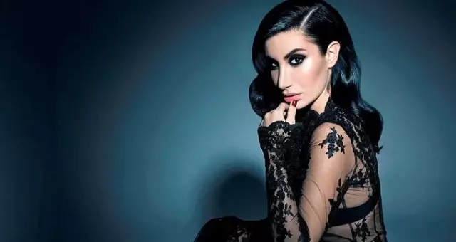 İrem Derici saplantılı hayranından korktuğu için ailesinin yanına yerleşti