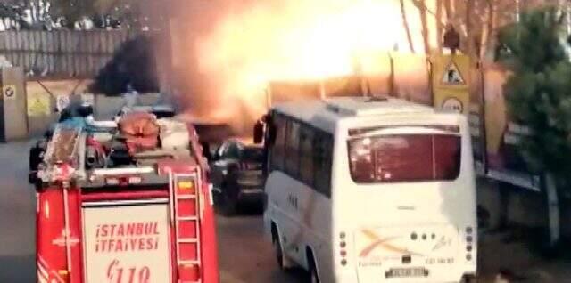 Kadıköy'de lüks cip bomba gibi patladı