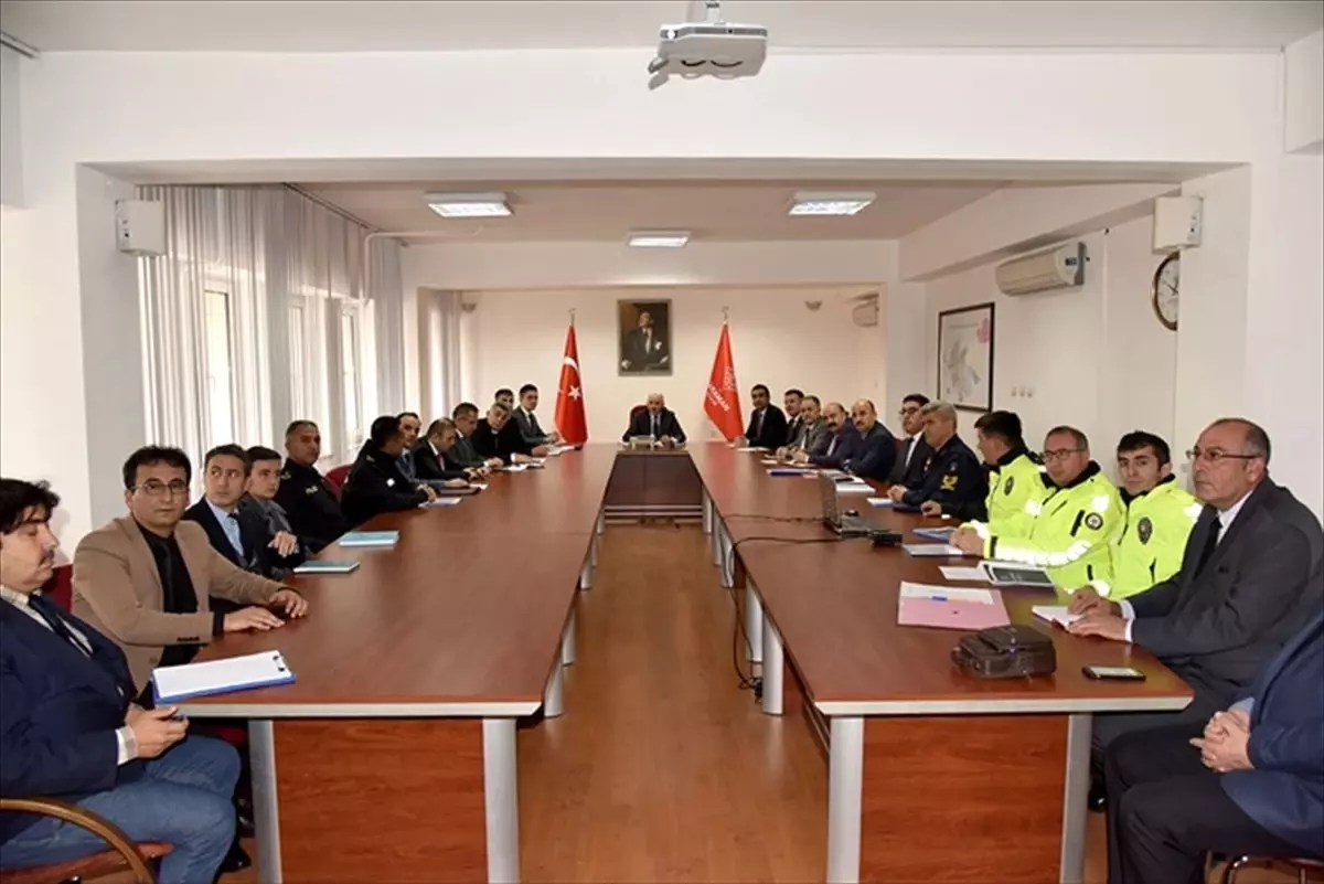 Karaman'da kış mevsiminde alınacak trafik tedbirleri ele alındı