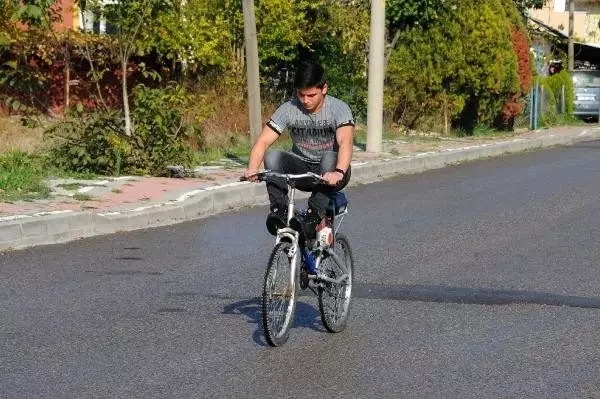 Lise öğrencileri ağaç testeresi motorundan motosiklet yaptı Lise öğrencileri ağaç testeresi motorundan motosiklet yaptı