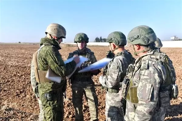 MSB: Fırat'ın doğusunda 9'uncu kara devriyesi tamamlandı MSB: Fırat'ın doğusunda 9'uncu kara devriyesi tamamlandı