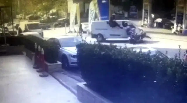 İstanbul'da motosikletli gencin feci ölümü kameralara yansıdı İstanbul'da motosikletli gencin feci ölümü kameralara yansıdı