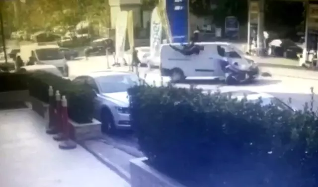 İstanbul'da motosikletli gencin feci ölümü kameralara yansıdı İstanbul'da motosikletli gencin feci ölümü kameralara yansıdı