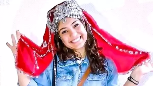 Şehit öğretmen Şenay Aybüke Yalçın, kabri başında anıldı Şehit öğretmen Şenay Aybüke Yalçın, kabri başında anıldı