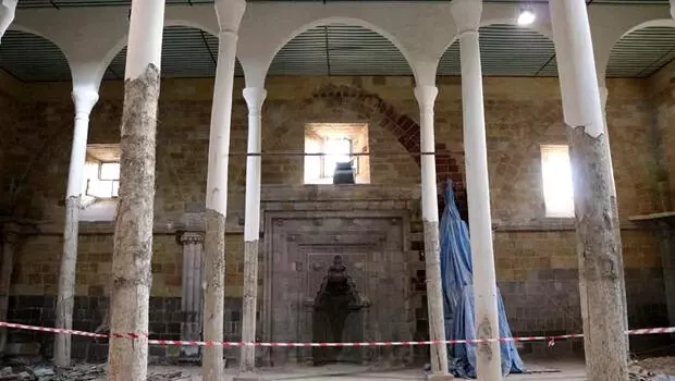 Tarihi Sungurbey Camisi'nin restorasyonu sürüyor