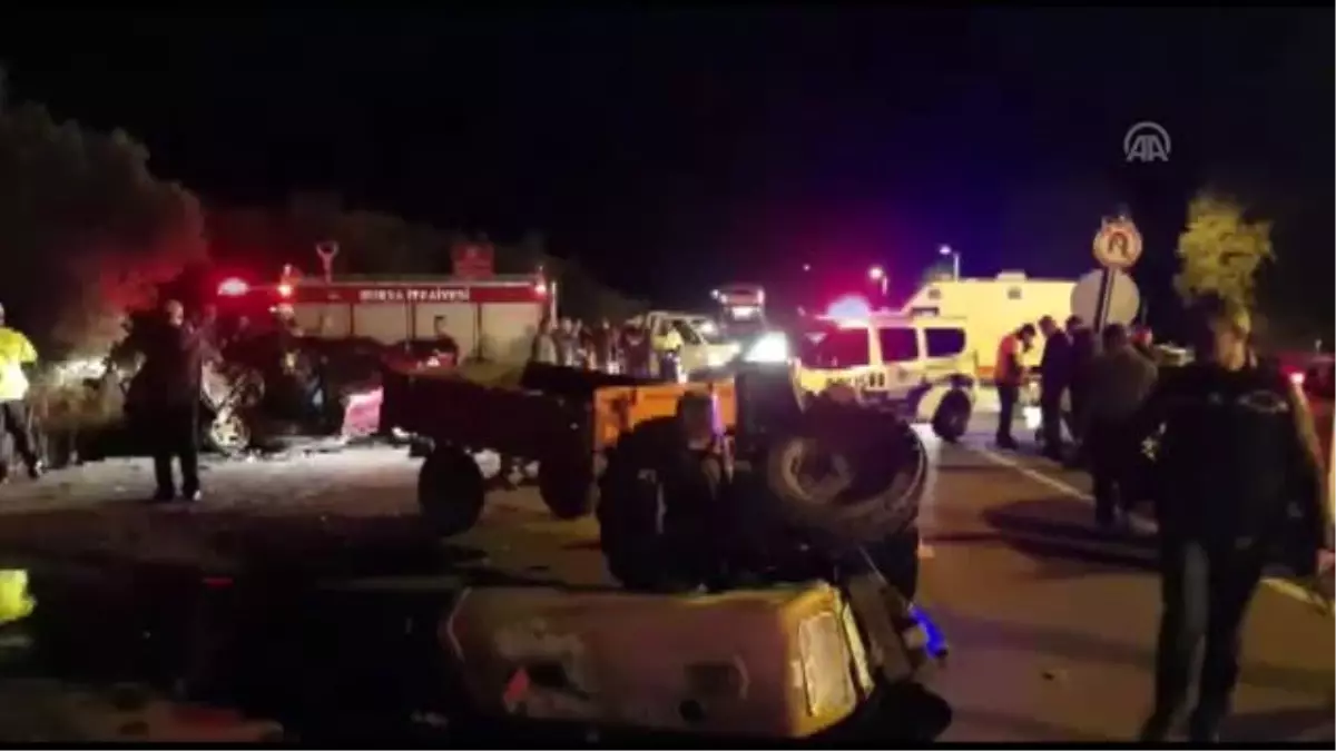 Traktörle çarpışan otomobilin sürücüsü hayatını kaybetti