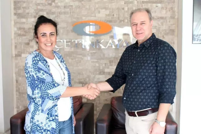 Uşak Üniversitesi 'Deri, Tekstil, Seramik' alanında sanayicinin tasarım kaynağı oldu Uşak Üniversitesi 'Deri, Tekstil, Seramik' alanında sanayicinin tasarım kaynağı oldu