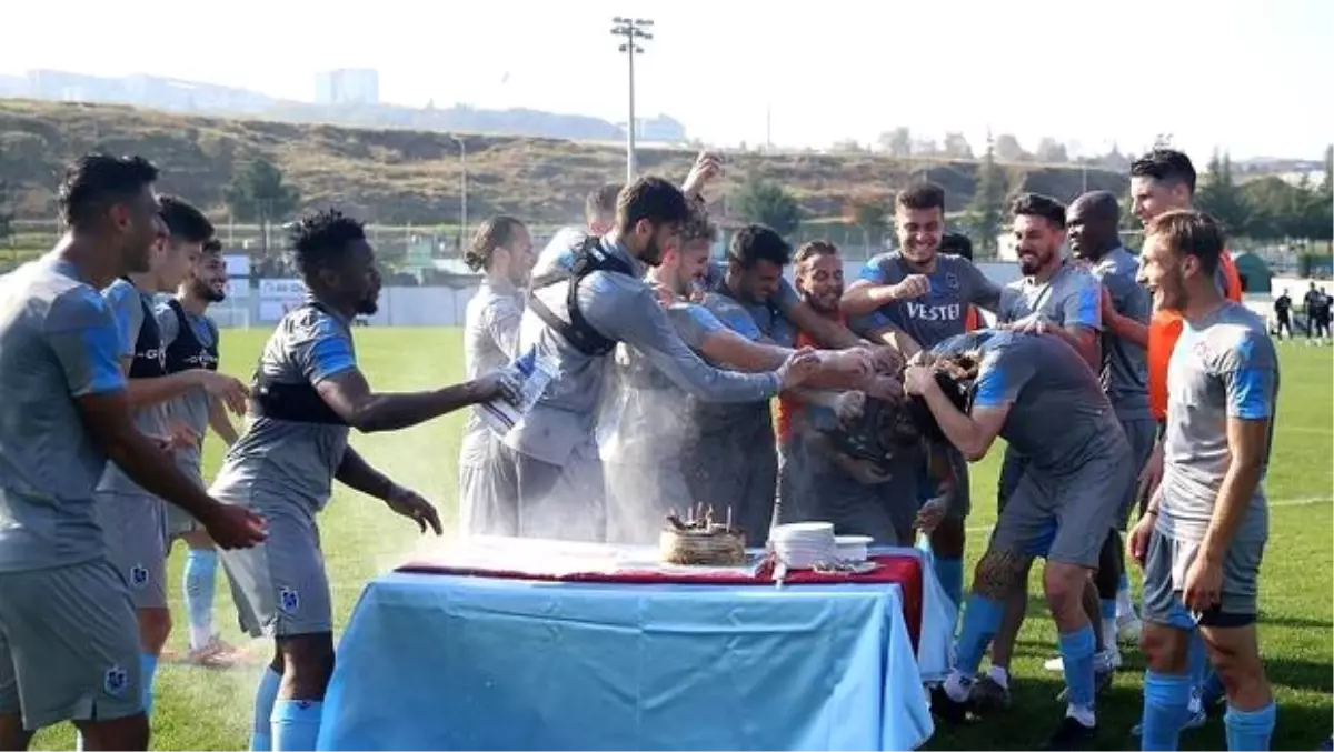 Yusuf Sarı ile Caner Tosun'a Brezilya usulü kutlama!