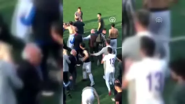 Amatör lig maçındaki kavga seyirci kamerasına yansıdı Amatör lig maçındaki kavga seyirci kamerasına yansıdı