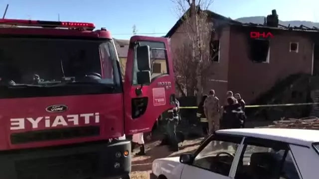 Bayburt'ta yangın hala ve 2 yeğeni öldü, 1 yaralı Bayburt'ta yangın hala ve 2 yeğeni öldü, 1 yaralı