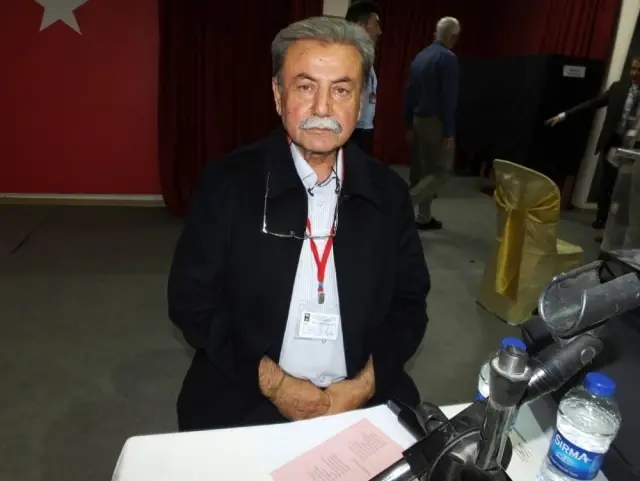 Burhaniye'de Murat Altıntaş değişmez divan başkanı oldu