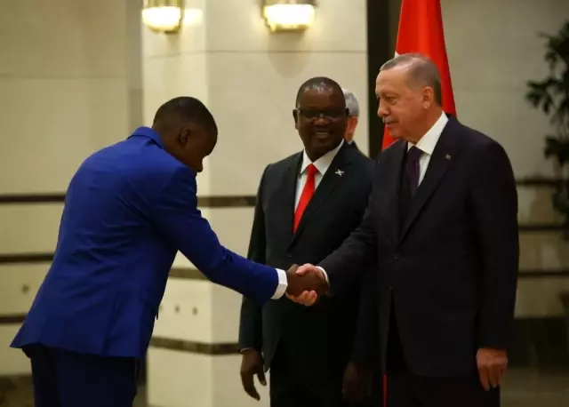 Cumhurbaşkanı Erdoğan Burundi Büyükelçisi Bikebako'yu kabul etti Cumhurbaşkanı Erdoğan Burundi Büyükelçisi Bikebako'yu kabul etti