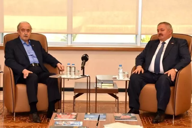 Emekli Diyanet İşleri Başkanı Dr. Tayyar Altıkulaç'dan Kayseri OSB'ye Ziyaret Emekli Diyanet İşleri Başkanı Dr. Tayyar Altıkulaç'dan Kayseri OSB'ye Ziyaret