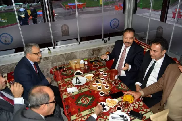 GAÜN Rektörü Gür'ün İslahiye ziyareti GAÜN Rektörü Gür'ün İslahiye ziyareti