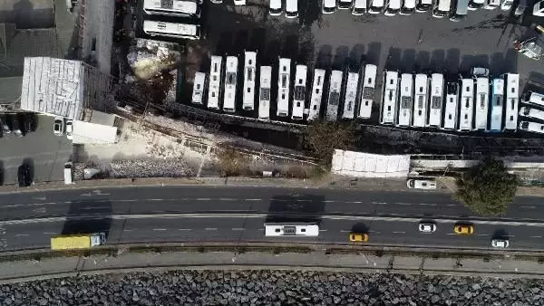 (Havadan fotoğraflarla) - Sarayburnu'ndaki surların restorasyonu devam ediyor (Havadan fotoğraflarla) - Sarayburnu'ndaki surların restorasyonu devam ediyor