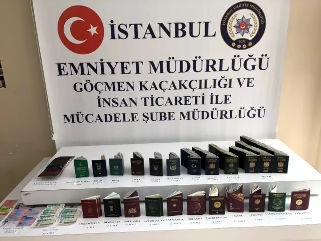 Havalimanında yabancı uyruklu kişileri yasa dışı yollardan Türkiye'ye sokan 3 pasaport polisi ve 1... Havalimanında yabancı uyruklu kişileri yasa dışı yollardan Türkiye'ye sokan 3 pasaport polisi ve 1...