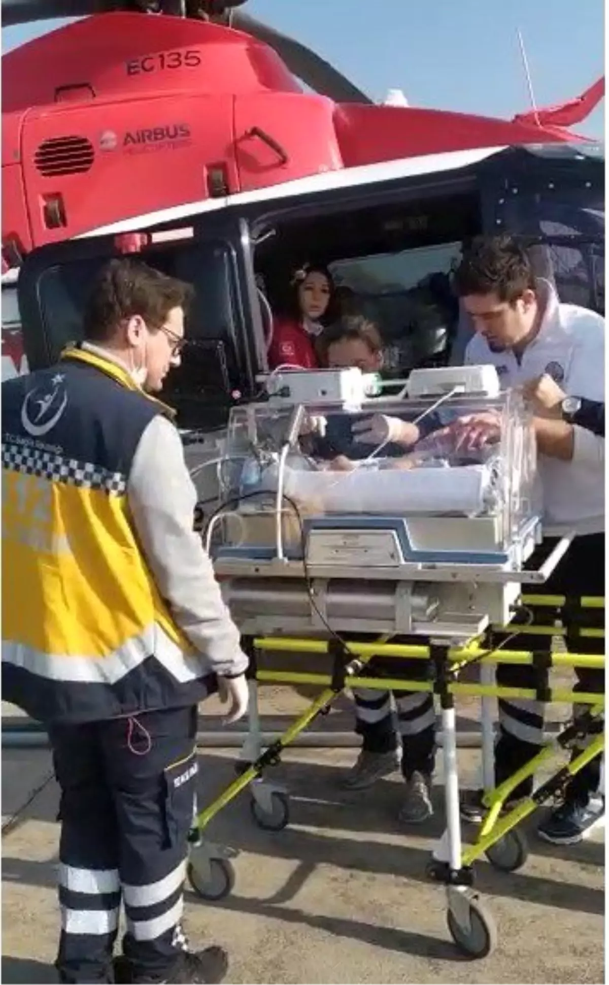 Helikopter ambulans 6 günlük bebek için havalandı Haberler