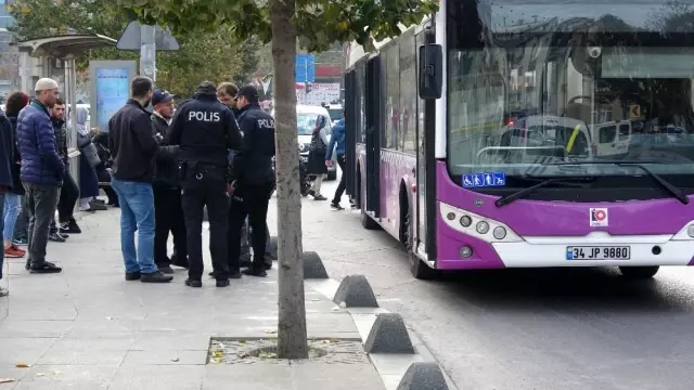 İstanbul'da belediye otobüsünde panik anları İstanbul'da belediye otobüsünde panik anları