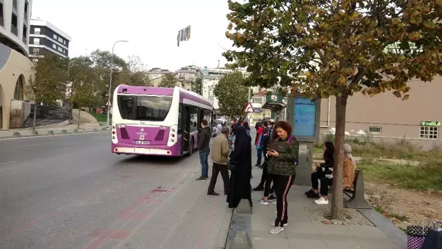 İstanbul'da belediye otobüsünde panik anları İstanbul'da belediye otobüsünde panik anları