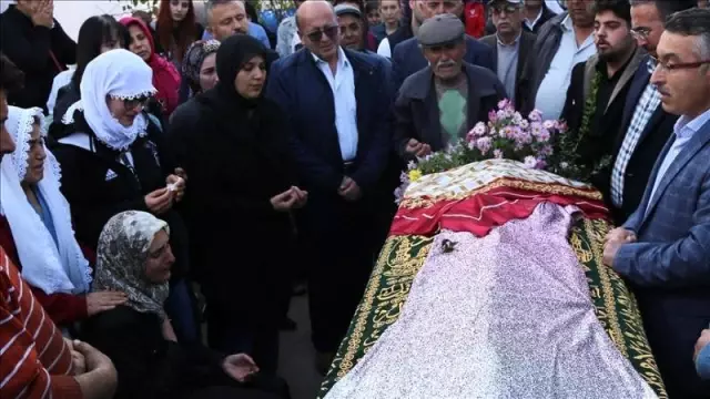 Kadın cinayetleri nasıl haberleştirilmeli? Haber dili ve görsel seçiminde nelere dikkat edilmeli? Kadın cinayetleri nasıl haberleştirilmeli? Haber dili ve görsel seçiminde nelere dikkat edilmeli?
