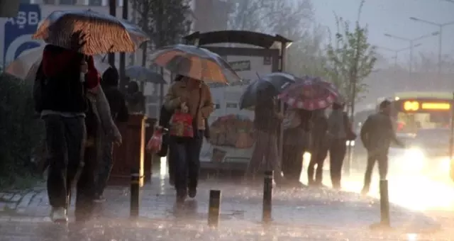 Meteoroloji'den Türkiye'nin batısına sağanak yağış uyarısı: Kuvvetli olacak Meteoroloji'den Türkiye'nin batısına sağanak yağış uyarısı: Kuvvetli olacak