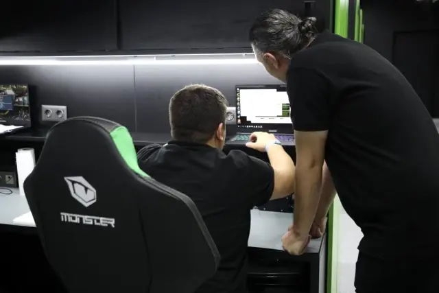 Monster Notebook Son Teknoloji Ürünü Teknik Merkezini Açtı Monster Notebook Son Teknoloji Ürünü Teknik Merkezini Açtı