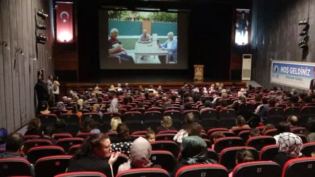 (Özel) Gündüz muhtar akşam stand-up'çı