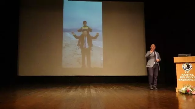 (Özel) Gündüz muhtar akşam stand-up'çı