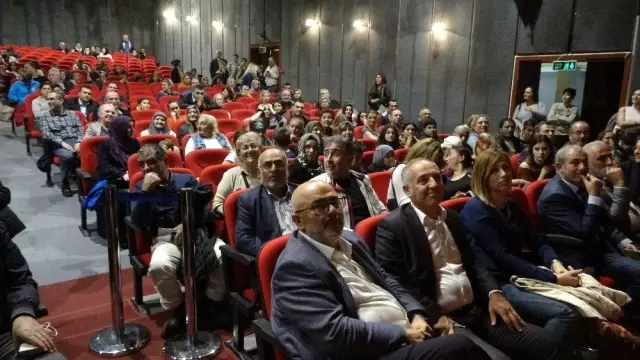 (Özel) Gündüz muhtar akşam stand-up'çı