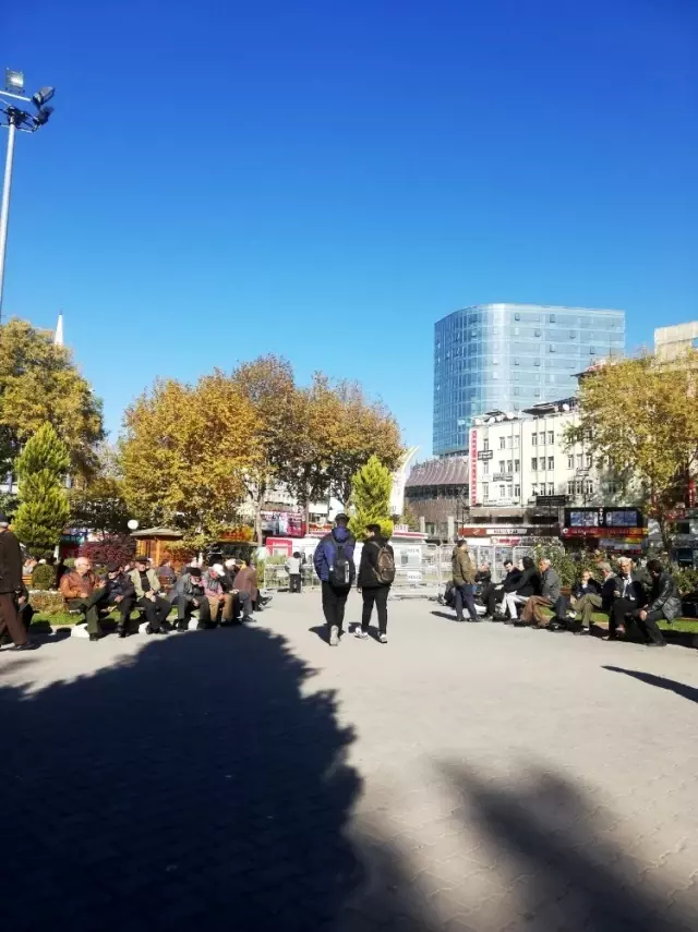 Pastırma yazının son günlerinde parklar doldu Pastırma yazının son günlerinde parklar doldu