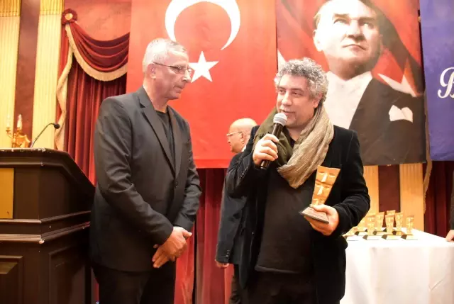 Şehir Tiyatrolarına 44. İsmet Küntay Ödülleri'nden 3 ödül