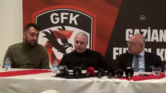 Sumudica'dan Romanya Milli Takımı iddialarına cevap: 'Gitmeyeceğim, burada mutluyum' Sumudica'dan Romanya Milli Takımı iddialarına cevap: 'Gitmeyeceğim, burada mutluyum'