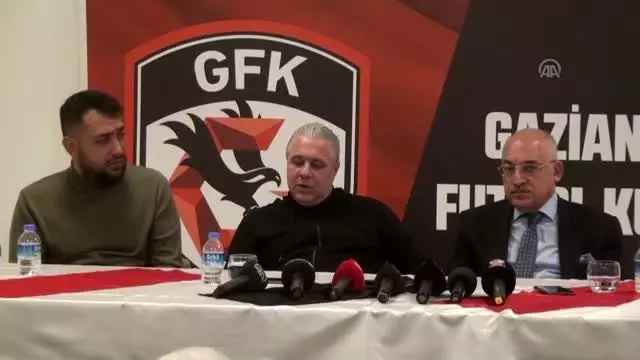 Sumudica'dan Romanya Milli Takımı iddialarına cevap: 'Gitmeyeceğim, burada mutluyum' Sumudica'dan Romanya Milli Takımı iddialarına cevap: 'Gitmeyeceğim, burada mutluyum'