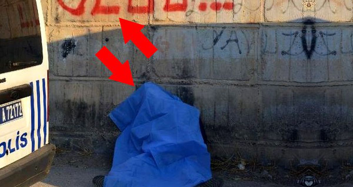 Talihsiz vatandaşın cansız bedeni 'Ölüü' yazan duvarın önünde bulundu