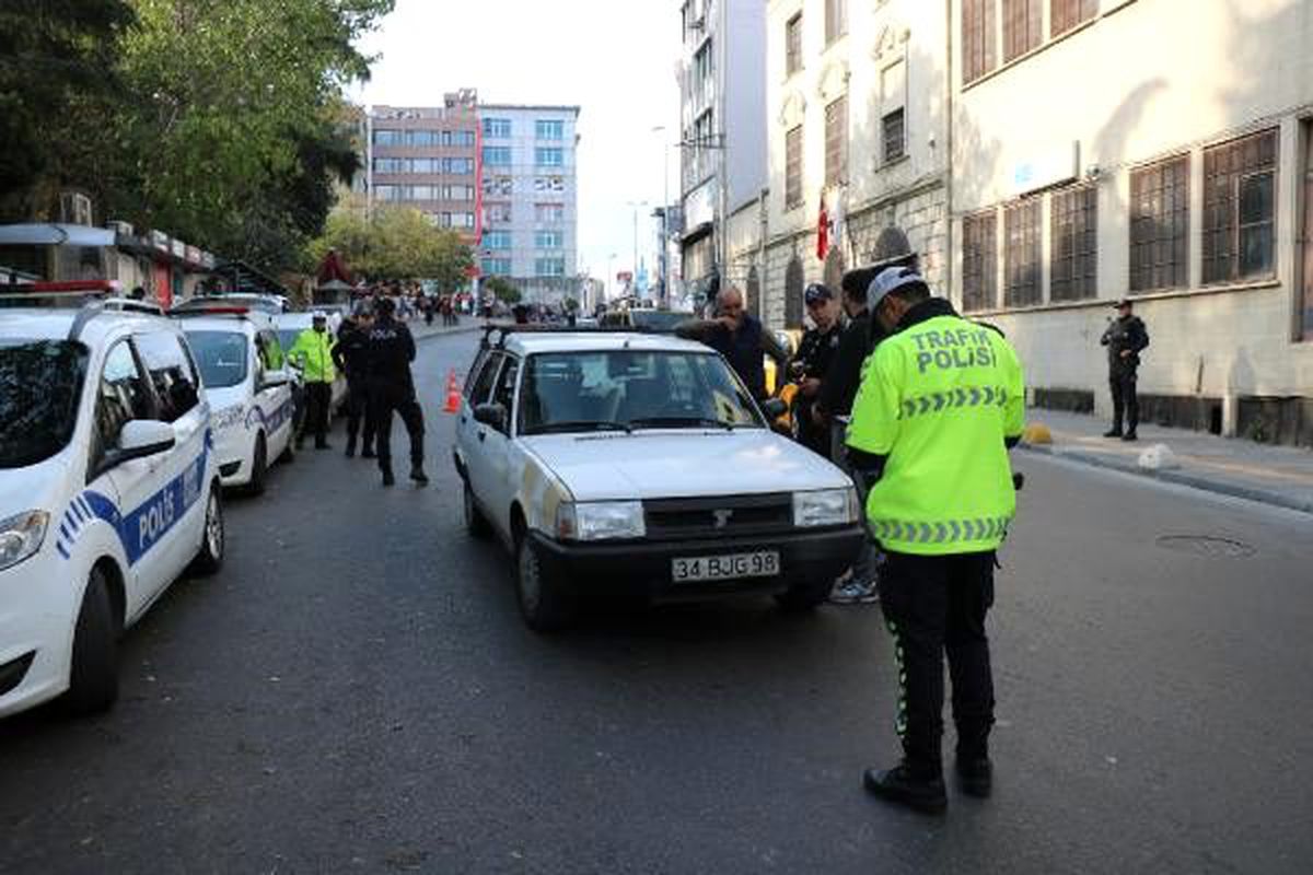 (Ek bilgi ve fotoğraflarla) İstanbul'da 'Kurt Kapanı-18' denetimi