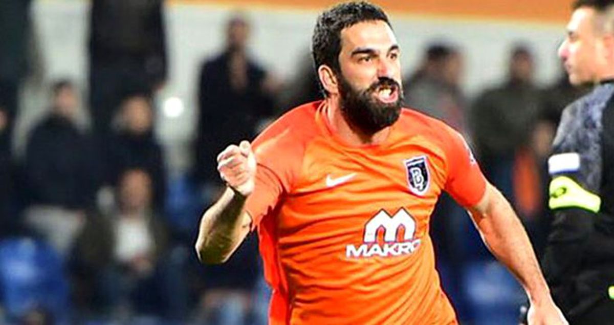 Galatasaraylı taraftarlar, Arda Turan'ı ıslıkladı!