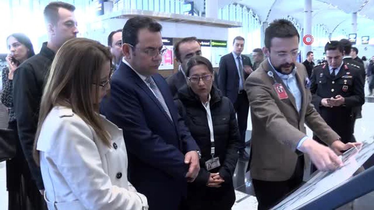Guatemala Devlet Başkanı Jimmy Morales, İstanbul Havalimanı'nı gezdi