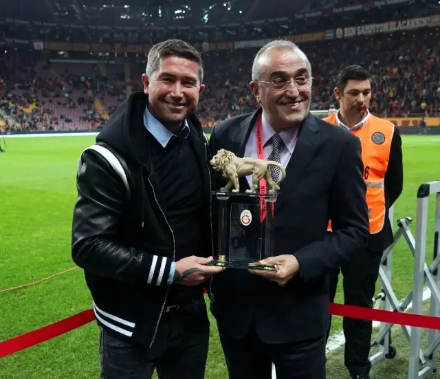 Harry Kewell'a plaket verildi Harry Kewell'a plaket verildi