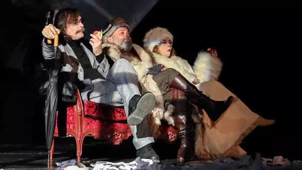 İmkansız aşkın ütopik öyküsü 'Nina' İstanbul'da sahnelendi İmkansız aşkın ütopik öyküsü 'Nina' İstanbul'da sahnelendi